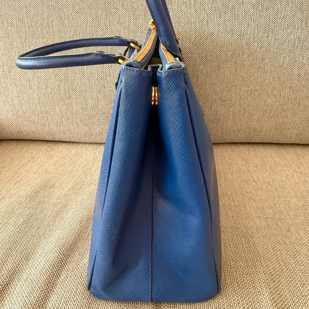 Prada Galleria Blue Saffiano Lux Tote - Excellent Condition - Picture 5 of 10